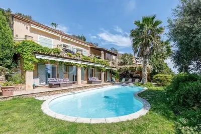 Image de Villa de vacances 5 chambres piscine privée et vue mer panoramique