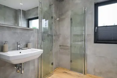 Image de A spacious apartment with a terrace. Equipped for people with disabilities. \n
