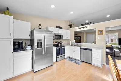 Image de New! Recently Updated- Near Parks & Rec Center, Fenced Yard- 30 Day Rental