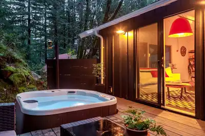 Cozy Wooded Cottage of Guerneville