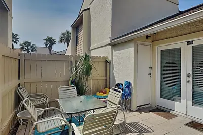 Image de Horizon South #31a | Great Location, Close to Beach + Pool and Resort Amenities!