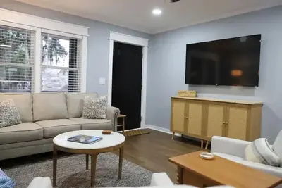 Image de A Perfect Charleston Getaway at Casa de Cooper