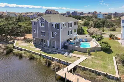 Image de Canalfront Home in Avon with Swimming Pool, Private Dock, Hot Tub, and Game Room