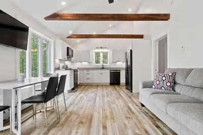 Image de Boothbay Harbor Woodland Retreat