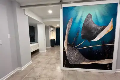 Image de Private Lower Level of Home - Located Between Savannah Historic District & Tybee