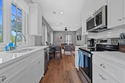 Image de Luxury Retreat in Hillcrest!