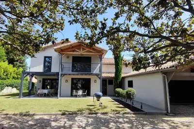 Image de Casa Regal - Villa avec jardin clos, terrain de pétanque, écran géant et billard