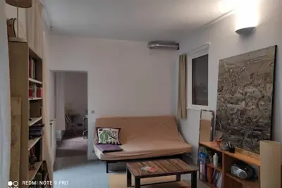 Image de Loft sur Cours Arborée Près de Montmartre