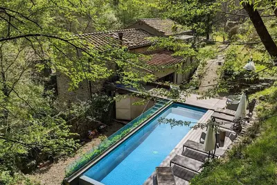 Villa à Loro Ciuffenna avec 6 chambres à coucher, 12 couchages