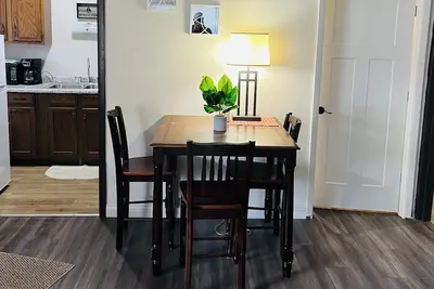 Image de Cozy retreat across from Shawano lake.