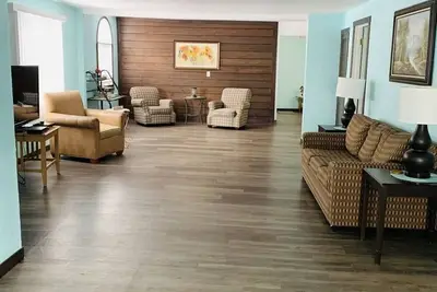 Image de Cozy retreat across the street from Shawano lake