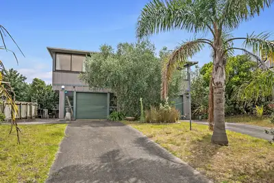 Image de Relax on Queens - Waikanae Beach Holiday Home