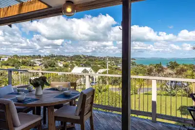 Image de Surfdale Sunspot: Spa Escape Waiheke