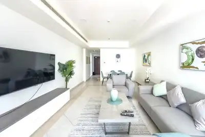 Image de Elite Estates- 2Bed@64 Floor! Both Sea & Marina View at Iconic Princess Tower!