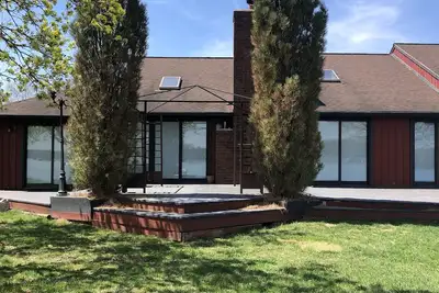 Image de Gun lake front home available for June July and august rent all or 30 days