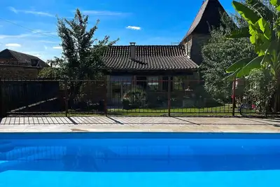 Image de Maison Traditionnelle Avec Piscine à la Campagne, en Plein Cœur du Périgord Noir