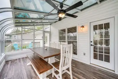 Image de Lakefront Milledgeville Home w/ Private Dock!