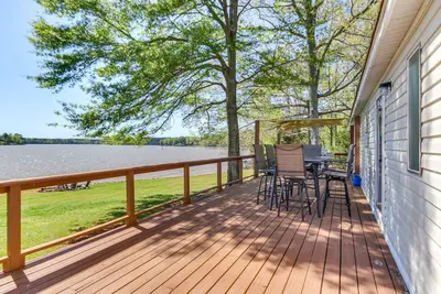 Image de Lakefront Prosperity Home w/ Private Boat Dock