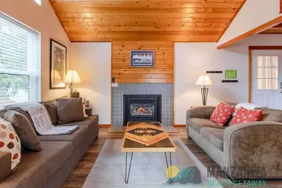 Image de Ahoy Matey is close to the beach, dog friendly!