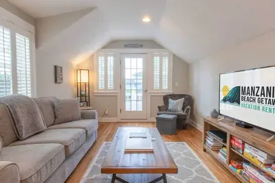 Image de 4 bedroom, dog friendly, townhome close to Manzanita Golf Course and the beach!