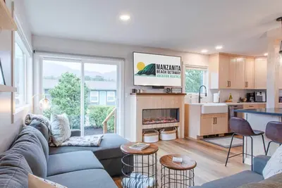 Image de Cozy remodeled cottage steps to town and the beach! Mca#1445