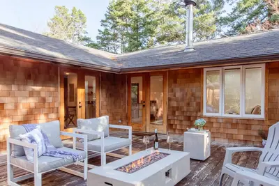 Image de One level, 2 bedroom, allergen free home. Fully fenced double lot, close to town.