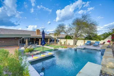 Image de Phoenix Home w/ Private Oasis: Walk to Lookout Mtn
