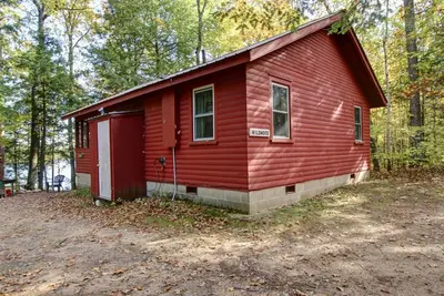 Image de Cozy, Lakeside, Wisconsin Northwoods cabin w/private dock. Pet Friendly!