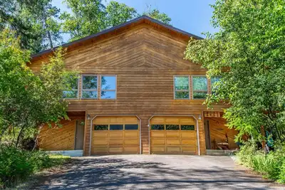 Image de Ski Cabin • Whitefish Mountain Views Near Lifts and Ski Bus Stop