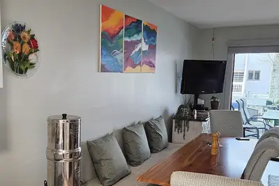 Image de 2br, 2 bath {newly renovated} tennis-lovers cottage 0. 5 miles from the beach!