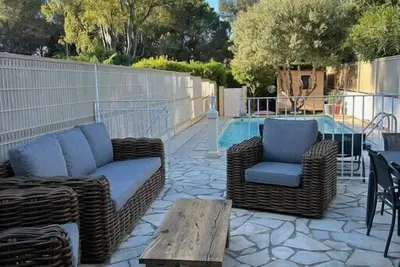 Image de Charmant Mazet Avec Piscine Privée Proche Plage du Débarquement à 3mn à Pied