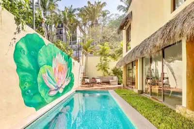 Image de Private Villa with a heated saltwater pool! 5min walk to the Northside beach!