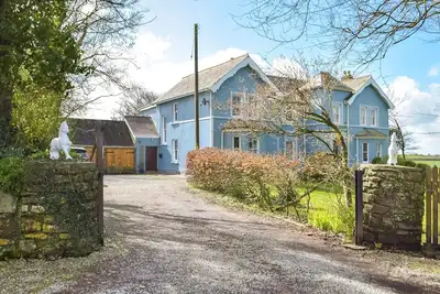 Image de Picked for its location close to Pendine and overlooking the rolling Carmarthenshire countryside.
