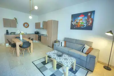 Large & cozy flat, spacious yard, near beach Pmic2