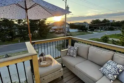 Image de Inground Pool! 3 min walk to beach, dining. Dog friendly! 5 Br Sleeps 16
