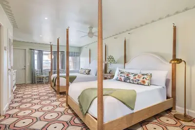Image de 2 Queens | Private Beach + Award-Winning Spa