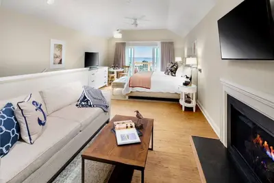 Image de King Suite | View Of The Currituck Sound + Sunset