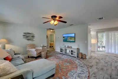 Image de Feels like Paradise in this Tropical Cozy Retreat! 15 minutes to Beach!