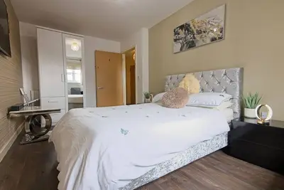 Image de 2 Bed Apt - Free Parking - Close to City Centre
