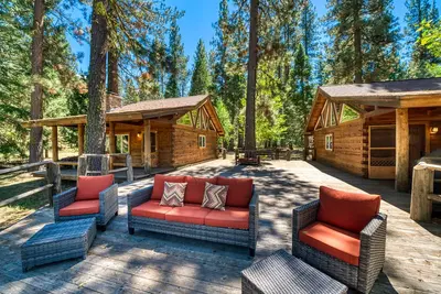 Image de Riverfront, dog-friendly, side-by-side cabins on 200 acres with fishing ponds