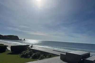 Absolute Beachfront Luxury Accomodation\nEntire home with Private Beach Access