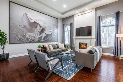 Image de Lux 2, 800 Sf Rochester Hills Home