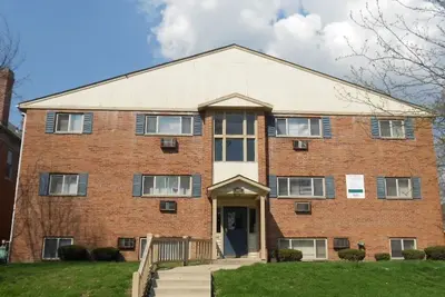 Image de Just listed! Two bedroom on Osu campus
