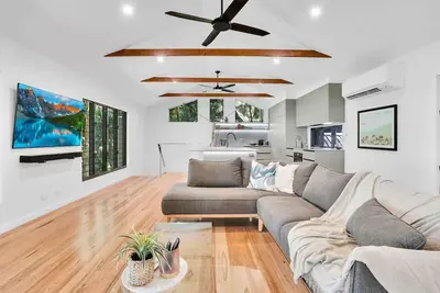 Image de Pixie Haven- Coastal Bliss Meets Rainforest Tranquility – Luxurious Beachfront Escape