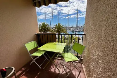 Image de Beau T2 avec piscine, terrasse et WiFi à Gruissan