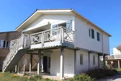 Image de Chalet à 200m de la plage - Terrasse, Tv, Parking, 4 Couchages - Option Étages, 12 Couchages