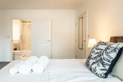 Image de Comfy 2 Bedroom Flat In Dartford. 5 mins walk to train station and town centre