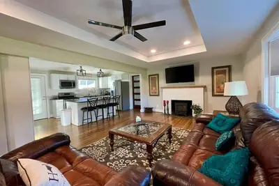 Image de Urban Retreat near Wake Forest & Downtown Ws