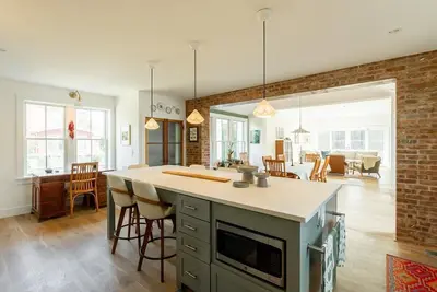 Image de Village Retreat - Stylish + Historic Hudson Valley