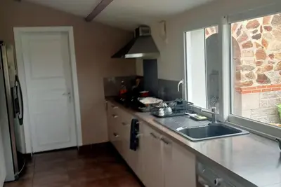 Image de Jolie et grande maison pour famille nombreuse avec cheminée et piscine